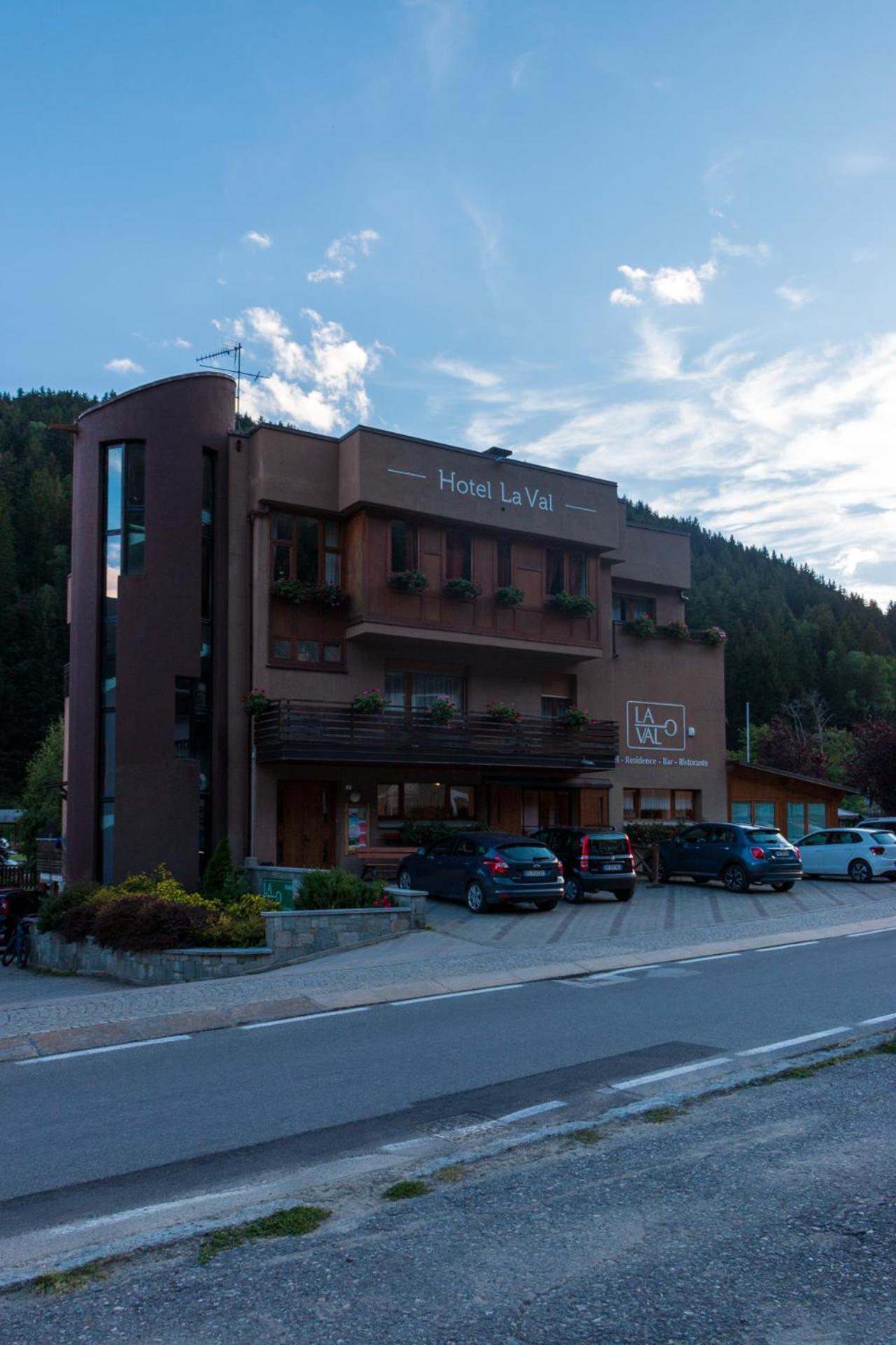 Hotel La Val Isolaccia Exterior photo
